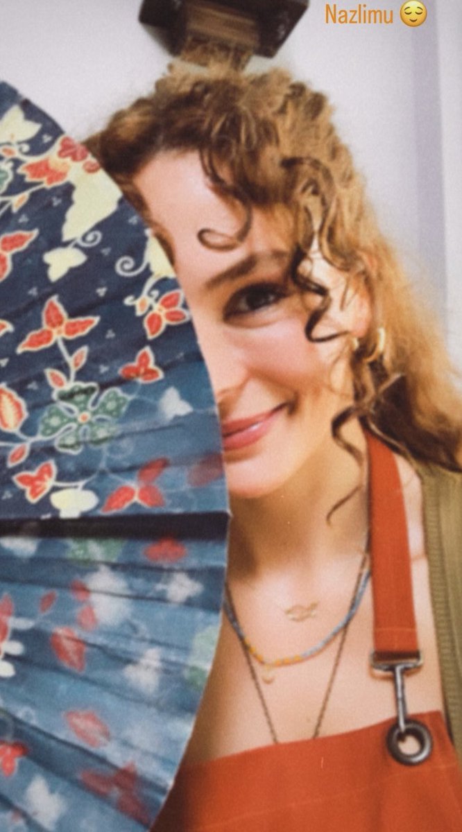 #GizliBahçe setinden Ebru Şahin paylaşımı. 📸💫
#EbruŞahin