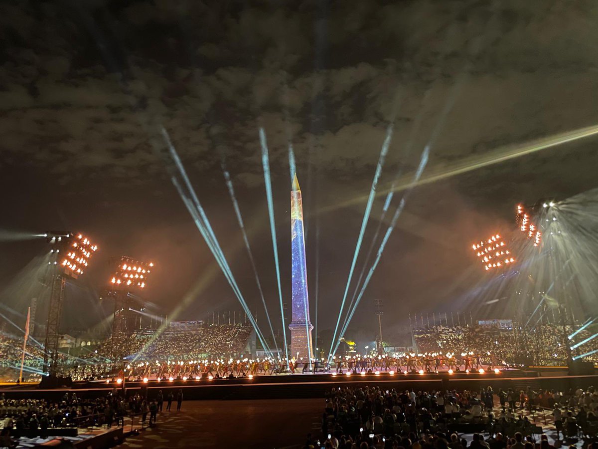 JF Fallacher (@fallacher) on Twitter photo Une cérémonie d’ouverture des #JOP à la hauteur du talent de nos athlètes ! Grandiose ! Un spectacle époustouflant diffusé partout dans le monde grâce à la performance des réseaux <a href="/Orange_France/">Orange France</a>, opérateur unique de ces #Jeux.
Merci aux équipes @Orange qui ont réalisé une Une cérémonie d’ouverture des #JOP à la hauteur du talent de nos athlètes ! Grandiose ! Un spectacle époustouflant diffusé partout dans le monde grâce à la performance des réseaux <a href="/Orange_France/">Orange France</a>, opérateur unique de ces #Jeux.
Merci aux équipes @Orange qui ont réalisé une