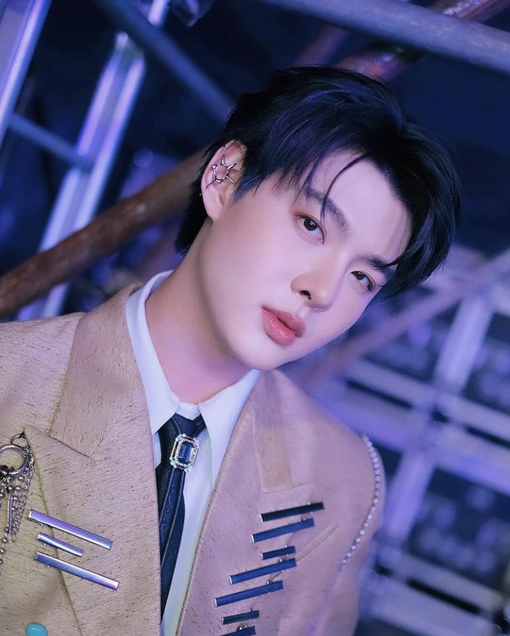 ก็อกๆคืนนี้พบกับ MC หนุ่มสุดหล่อคนคิ้วท์ๆขวัญใจแม่ๆและเป็นหวานใจของแอด🤭🫣ลุ้นชุดวีคนี้แลัวจะมาลุคไหนนะ🥰

📆 TODAY
⏰ 9:30PM
🔤 TPOPTHWEEK35 X SAINT
📈 #.TpopStageShowpresentedbyPEPSIWeek35
📺Workpoint23

มาให้กำลังใจให้น้องมุมุกันเยอะๆน้า♥️
#Saint_sup #MingEr
#เซ้นต์ศุภพงษ์