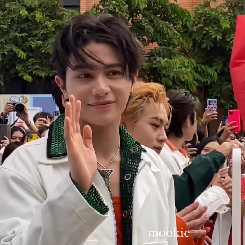 moon 🐾 tweet media