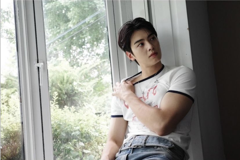 cewpics's tweet photo. 📷 Cha Eunwoo IG update:

“💙” https://t.co/B7KSZyH7tt