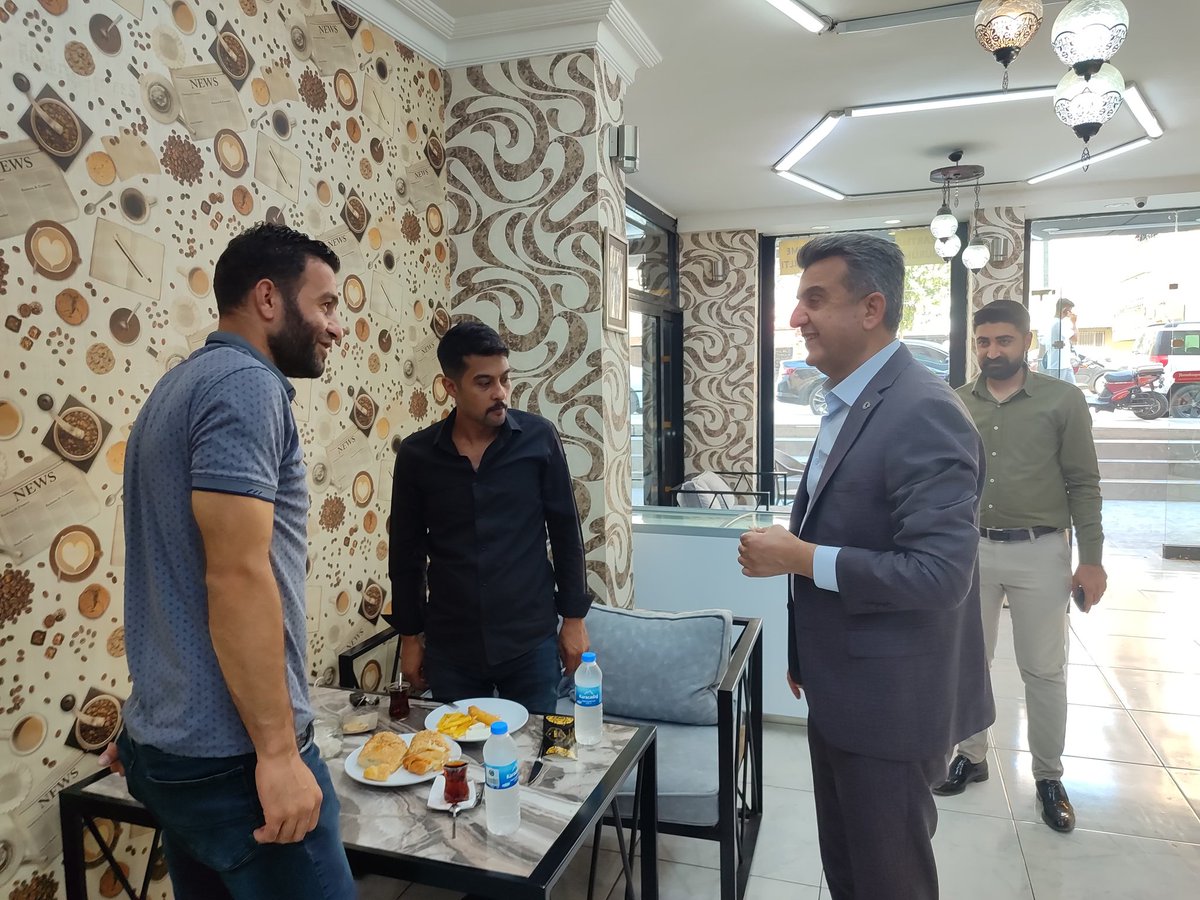 akpartiurfa's tweet photo. @milhamigunbegi @erkankandemir @Akparti 3/ Allah'ın inayeti, aziz hemşehrilerimizin desteği ve duası yanımızda olduğu sürece aşamayacağız hiç bir engel, varamayacağımız hiç bir hedef yoktur.

#DaimaAşklaDaimaŞanlıurfa
@milhamigunbegi @erkankandemir https://t.co/H8oBwr0YML