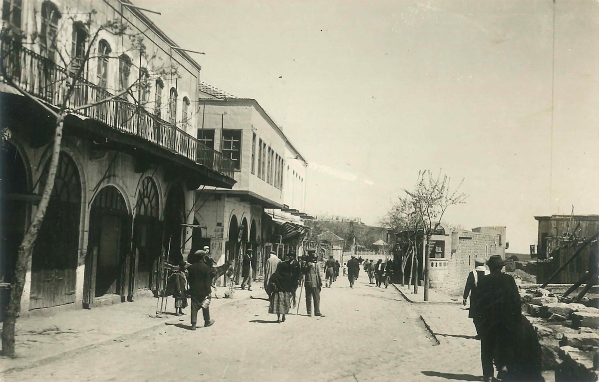 My article on the making of post-Ottoman order in Kilis just got published in a special issue <a href="/ContempLevant/">Contemporary Levant</a> edited by dear <a href="/AlineSchlaepfer/">Aline Schlaepfer</a> and Jordi Tejel. For those interested, here is the link to the full text:
doi.org/10.1080/205818…