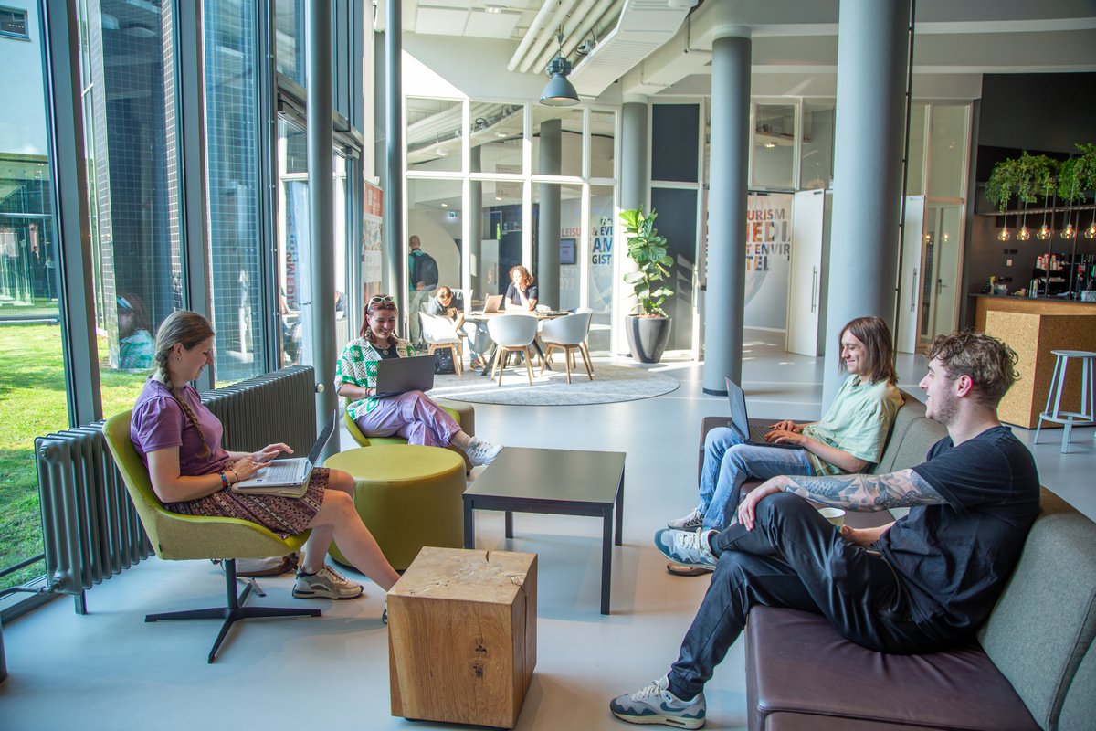 Logistics Community Brabant brengt ondernemers, onderwijs, overheid en onderzoek bij elkaar om samen te komen tot logistieke innovaties in Noord-Brabant. Combineer jij graag het bedrijfsleven, innoveren en netwerken met elkaar? Business Developer (0,4 FTE) buas.easycruit.com/vacancy/339642…