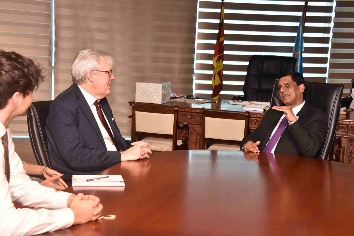 British High Commissioner Pays Courteous Visit to Port of Colombo - read more at, news.slpa.lk/index.php/2024… 
<a href="/UKinSriLanka/">UK in Sri Lanka 🇬🇧🇱🇰</a> #SriLanka #Colombo