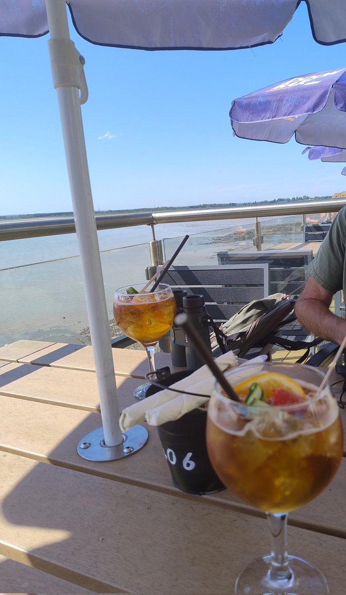 No_Expert's tweet image. Well that was exciting! I  just started sipping my #Pimm's when there was a sudden gust of wind at the Sir Stanley Grey. It's all calm again - weird weather.