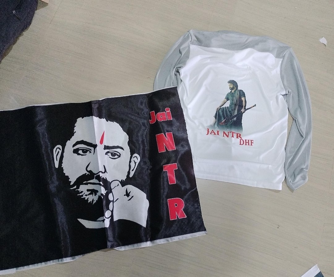 MurthyNTRAM113's tweet photo. ప్రకాశం కొరియర్💞🫶🏻🙌
@tarak9999 Anna🔥

#DevaraStormInOneMonth
#ManofMassesNTR
#DevaraOnSep27th
#DEVARAStrormBegins
#Devara #AllHailTheTiger
𝐘𝐎𝐔𝐍𝐆   𝐓𝐈𝐆𝐄𝐑   𝐍 𝐓 𝐑 🐯 https://t.co/bAJWqnZUKJ