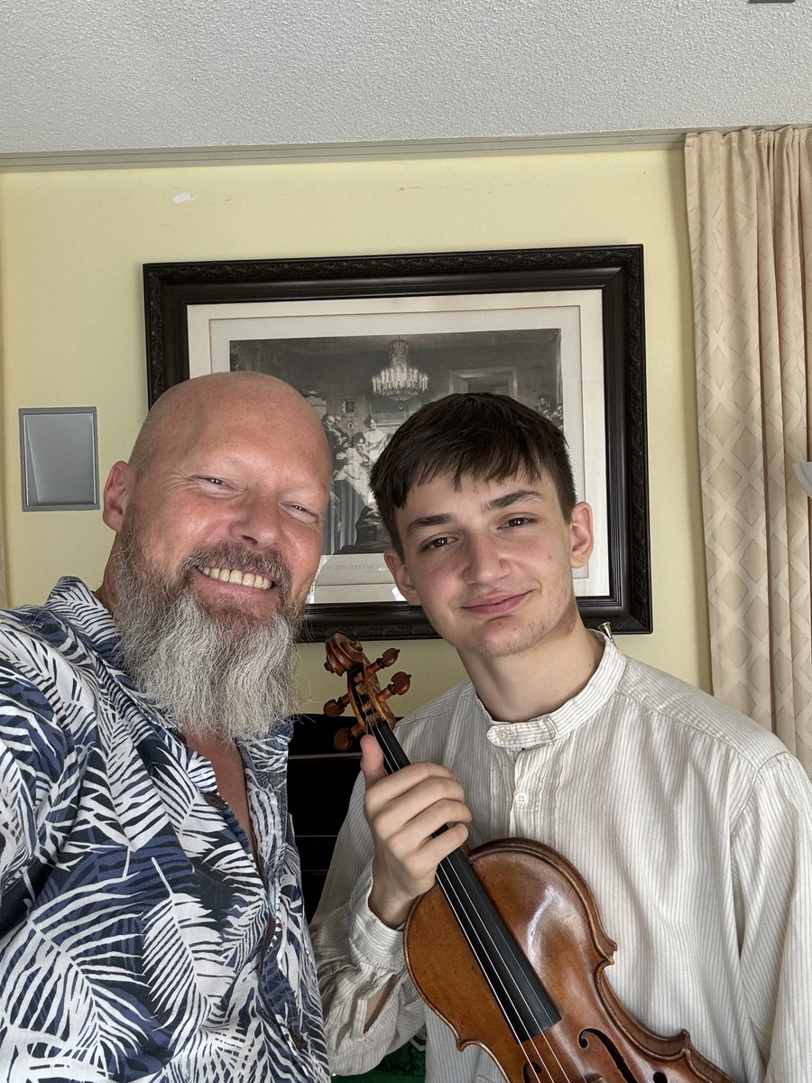 Einen echten #Eurovision Sieger getroffen! Ab Dienstag im Podcast zu hören.