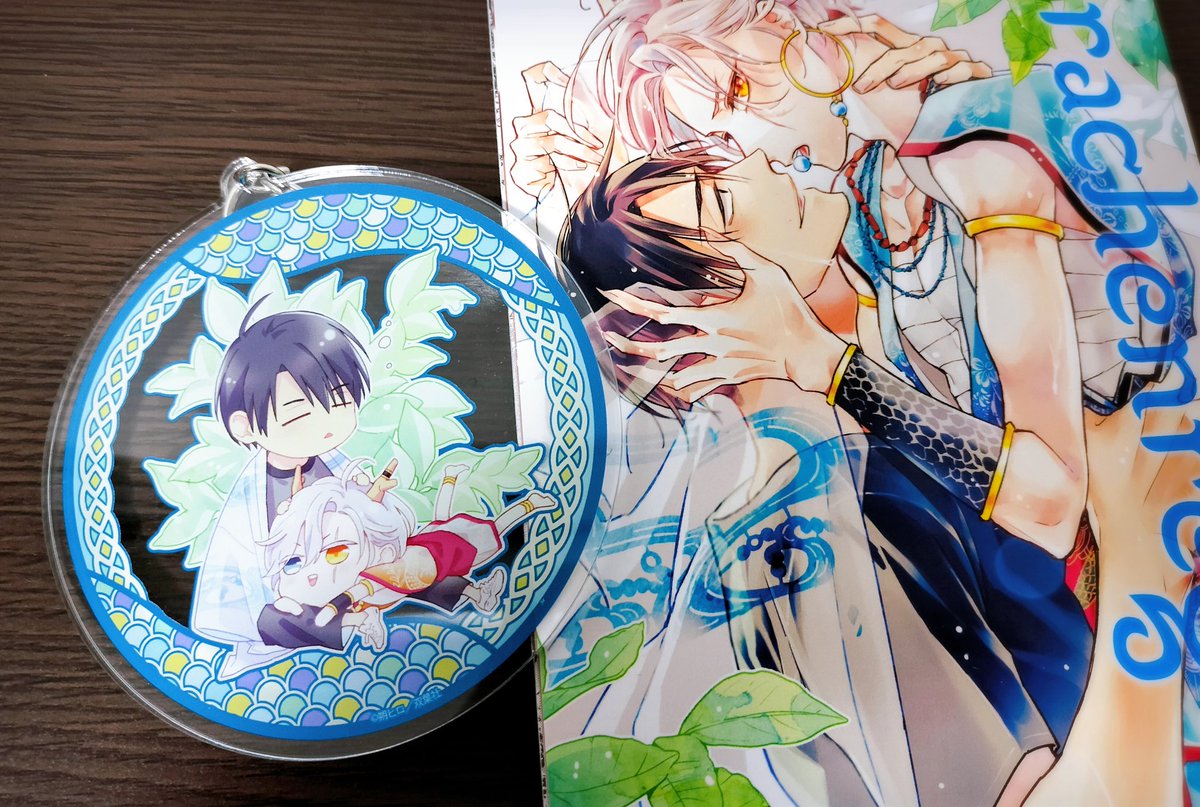 見てください〜
背景枠はデザイナーさん作なのですが単行本裏のイメージで描き起こしてくださったみたいなのです🥲かわいい…
しかも恋染龍は裏表紙の枠なかったから完全デザイナーさん作!
セ、センス〜!!!