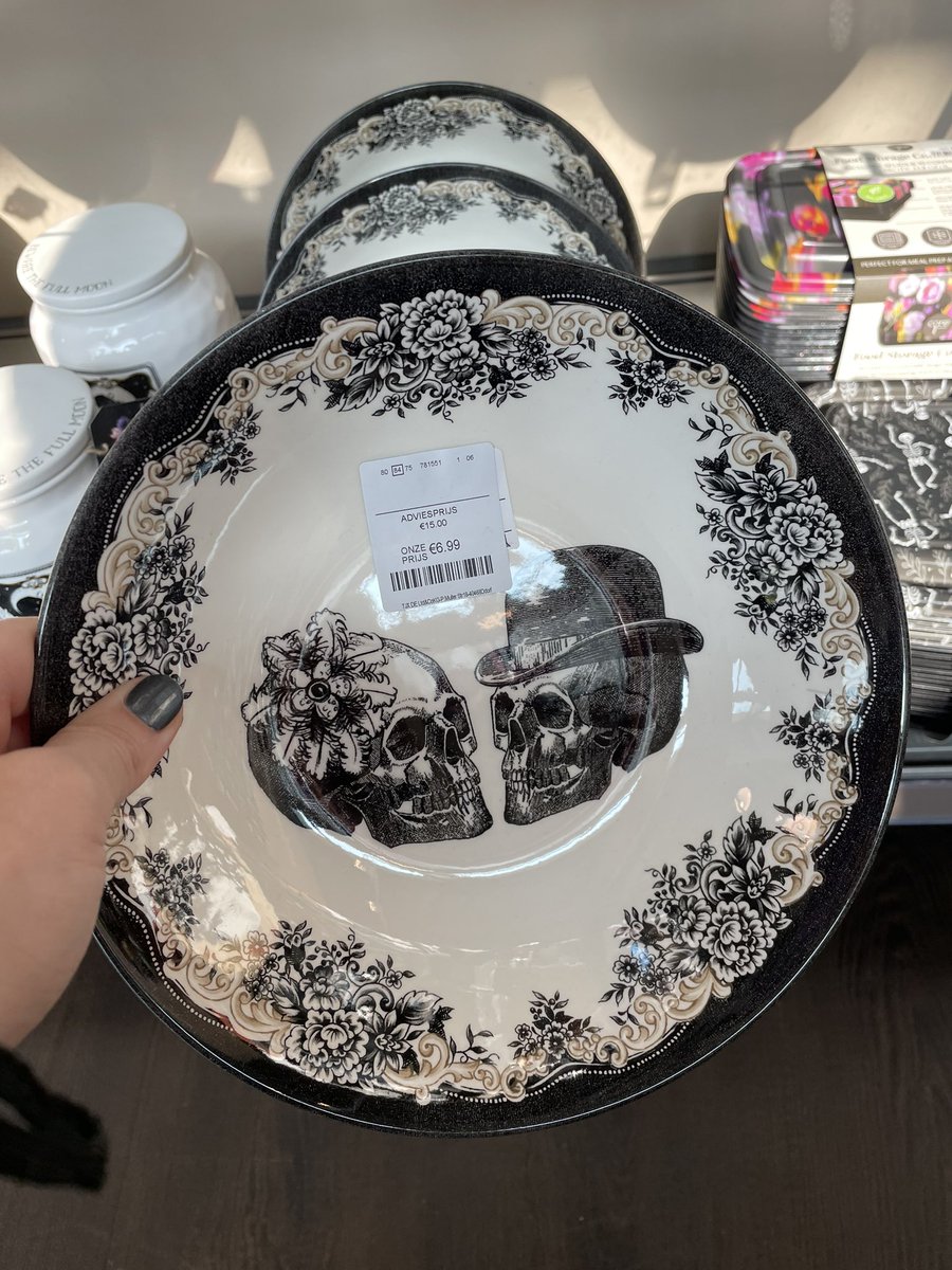 Моя менталка в эмиграции только на таких вещах и держится