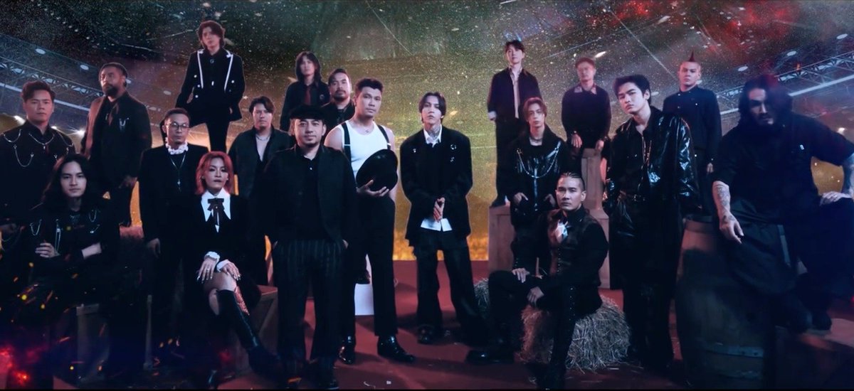 Songtopia_th's tweet image. ซีนนี้ขลังเวอร์ !! #genie100x100 โปรเจกต์พิเศษจาก 8 ศิลปิน 100 ล้านวิวของ @genierecords ทั้งเดือนกันยายน มาแน่ 4 เพลงใหม่ จาก #LABANOON #NumKALA #Klear #BankPreeti #JoeyPhuwasit #PaperPlanes #Lomosonic #Retrospect

#Songtopia