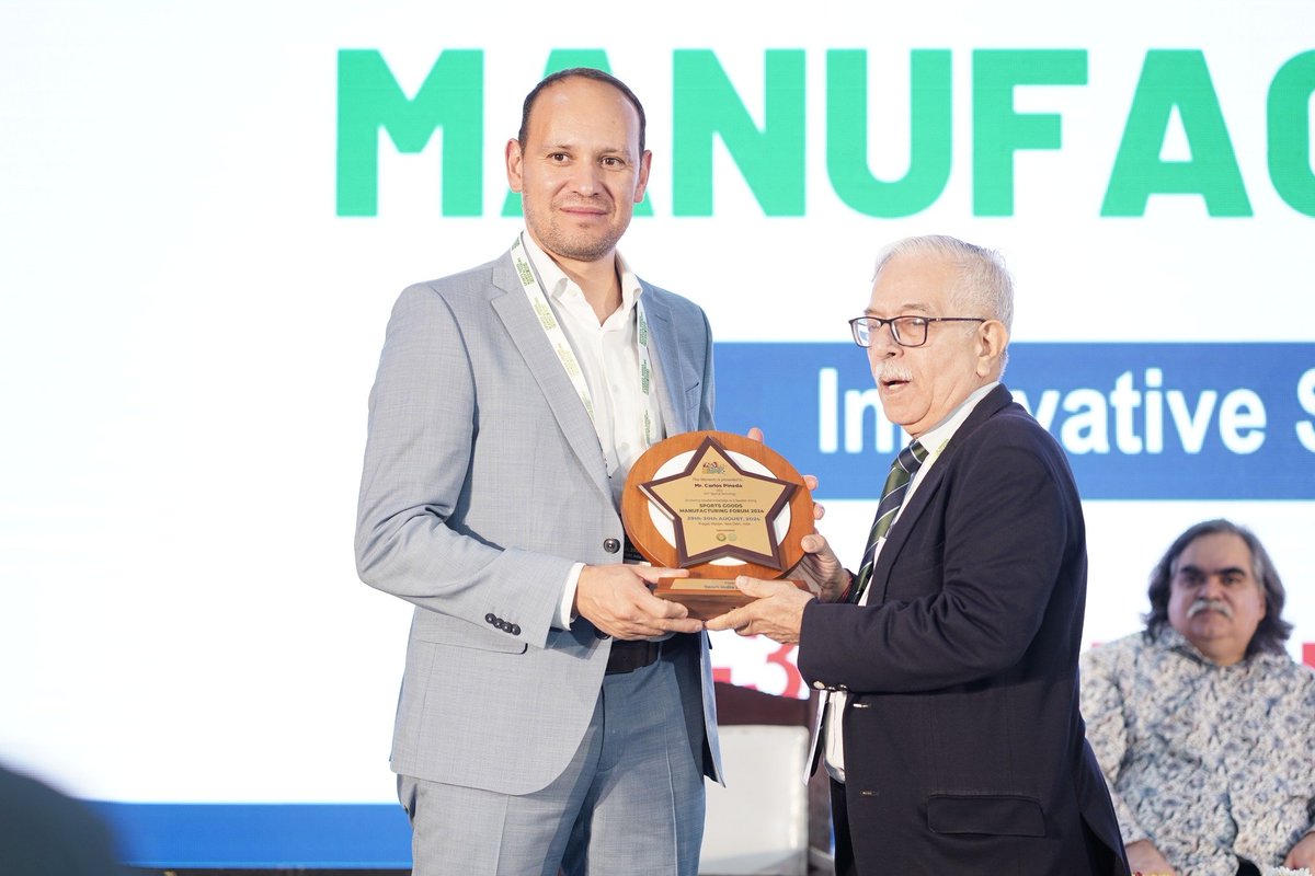 SportIndiaExpo's tweet photo. The SPORTS GOODS MANUFACTURING FORUM 2024 kicks off today, 29th August, and continues tomorrow! A big thank you to all our esteemed guests - your valuable contributions were recognized with a special token of appreciation.
Looking forward to another insightful day tomorrow! 🙌 https://t.co/MLo59KUaWa