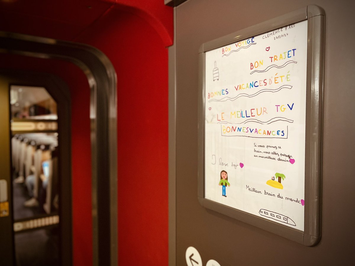 Clémence, les passagers du #TGV8619 de ce jeudi te remercient pour ce gentil message 😊

Un retour de vacances, en direction du Nord de la #Bretagne et de la #GareDeBrest, qui se déroule très bien à bord de ce <a href="/TGVINOUI/">TGV INOUI</a> 😉

#BonVoyage #SNCF #NosVoyageursOntDuTalent