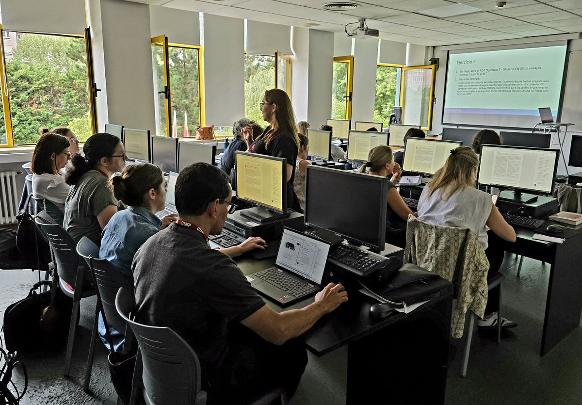 Se está celebrando estos días en la <a href="/UIMP/">UIMP</a> (Santander) el XII Curso de Verano «Traducción e interpretación médicas en la nueva era tecnológica de la #InteligenciaArtificial», que cuenta con el patrocinio de la <a href="/FundacionLilly/">Fundación Lilly</a>.

Programa👉 wapps001.uimp.es/uxxiconsultas/… #TraducciónMédica