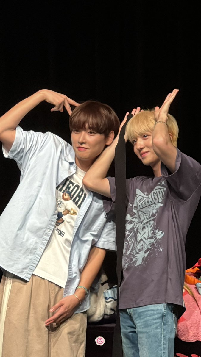 pum_yooon's tweet photo. 240829 대면 팬싸 

🐱🐰💖

#SF9 #인성 #김인성 #INSEONG #찬희 #CHANI https://t.co/OchdXDHrcs