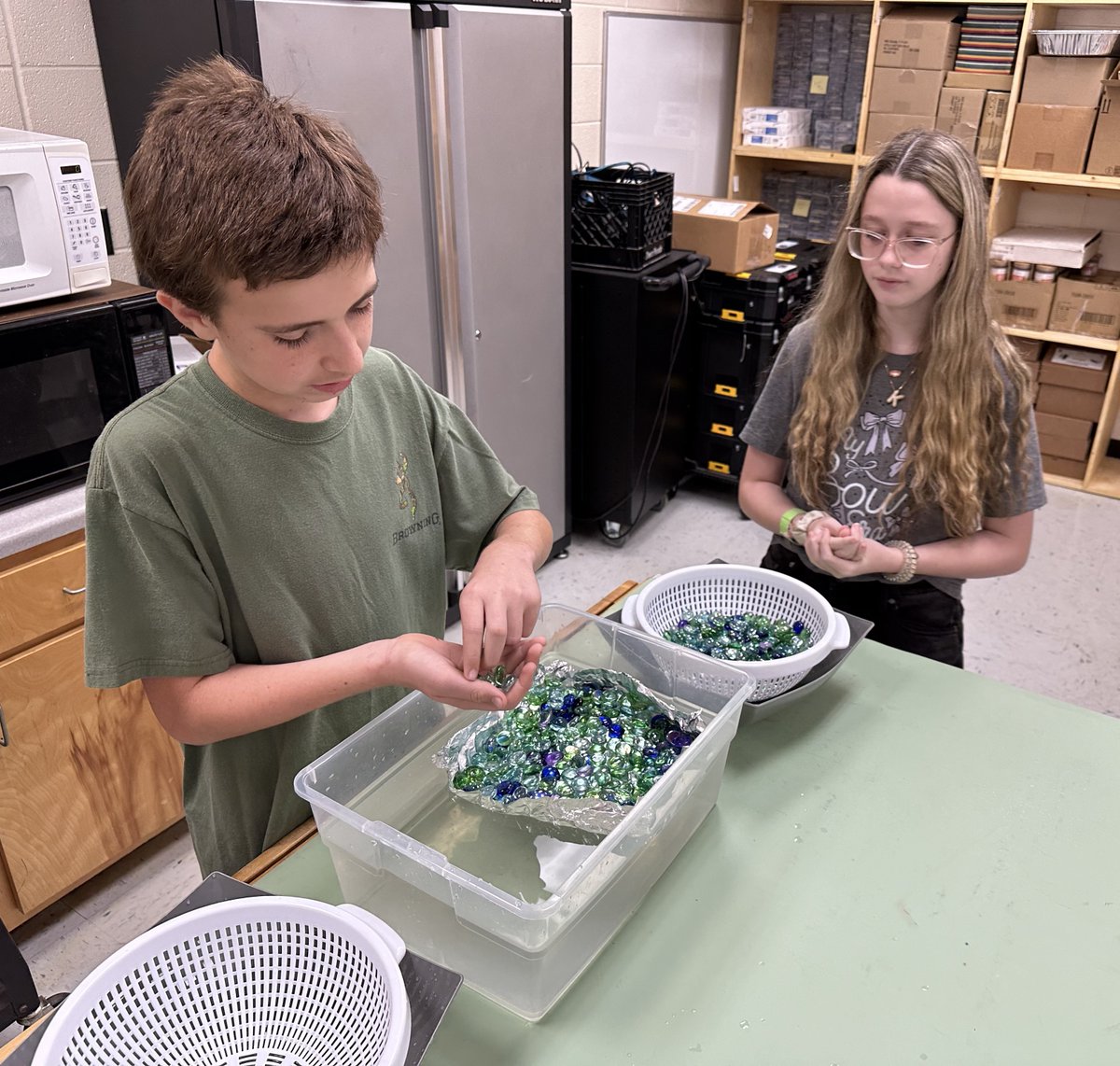 LeeCoSchools_MS's tweet image. Mrs. Smith&apos;s Computer Science and Engineering classes 
@GuntownMiddle are full STEAM (Science, Technology, Engineering, Arts, and Math) ahead with project-based learning, and students are excited for the new projects to come!
#steam #studentprojects 

#EducateServeInspire
