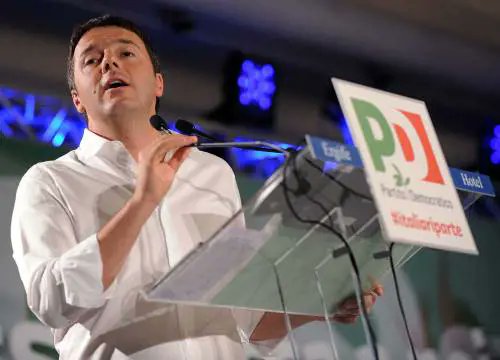 FaniSimonu34434's tweet photo. #IlGiornale #Renzi (FESTA dell'UNITÀ-PESARO) tenta di AIZZARE la PLATEA e l'OPPOSIZIONE a lottare contro il Gov #Meloni fino all'ultimo #spasimo. Preso da un ODIO BIECO E FEROCE tuona che farà di TUTTO perché cada il Governo di #CdX ! L'INVASIONE È INIZIATA GRAZIE AL SUO GOVERNO! https://t.co/6CWfiWTkNj