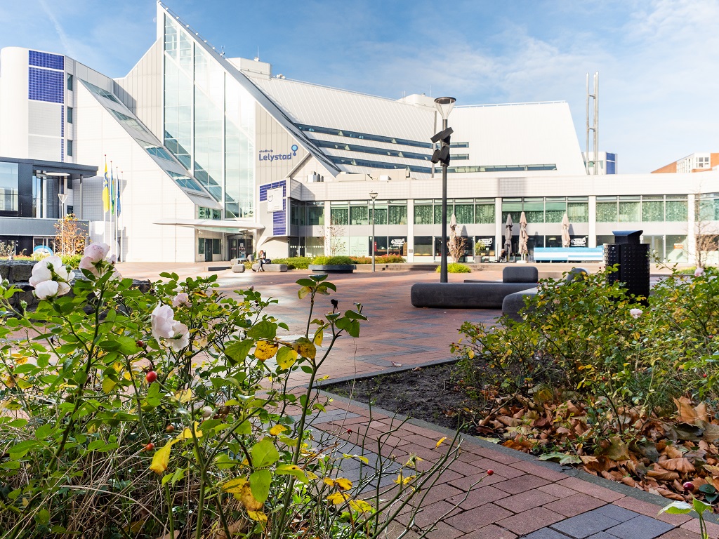 Het college van Lelystad heeft er vandaag per brief bij de minister van Infrastructuur en Waterstaat op aangedrongen om zo spoedig mogelijk het besluit te nemen over de openstelling van Lelystad Airport voor groothandelsverkeer. Meer informatie via👉 lelystad.nl/4/Lelystad/Nie…