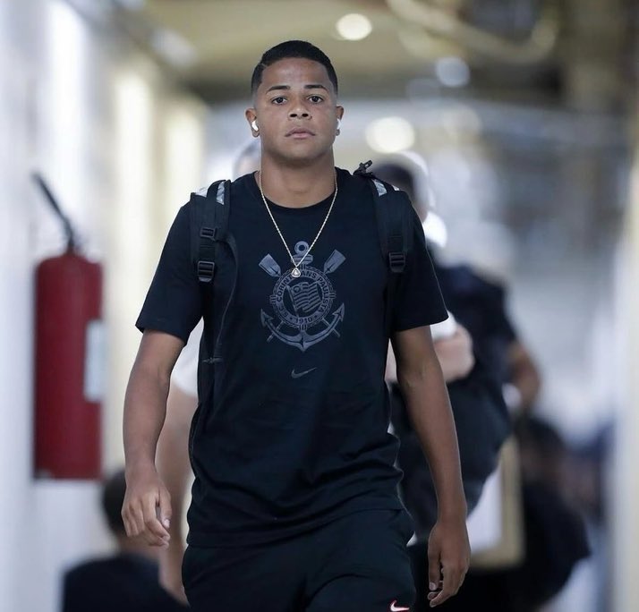 O atacante Wesley, do Corinthians, está em Riade, na Arábia Saudita, para realizar exames médicos e assinar contrato com o Al Nassr.

Negócio fechado por 25 milhões de dólares (R$ 139 milhões).

🗞 <a href="/FabrizioRomano/">Fabrizio Romano</a>
📸 Rodrigo Coca/Ag. Corinthians
