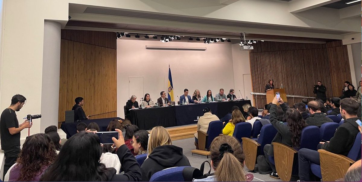 Muchas gracias a tod@s quienes nos acompañaron ayer. Pudimos conocer la visión de l@s candidat@s a Gobernador/a de #Biobío, sobre #Innovación y emprendimiento, #LongevidadSaludable y #TripleCrisis.
Pueden revisar la jornada completa en el siguiente link:
youtube.com/live/y0H1zsxgi…