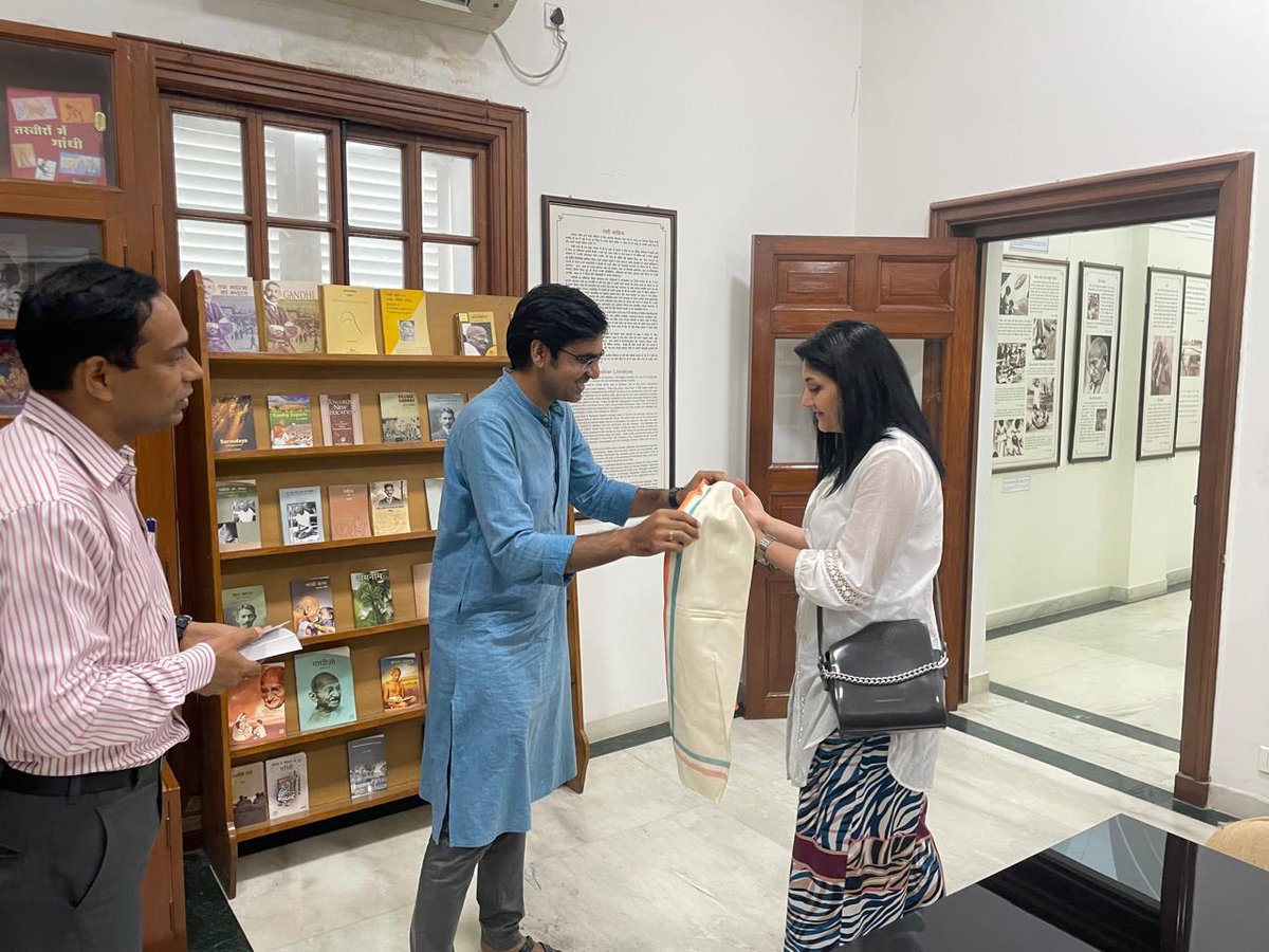 Dr. Lena Nanushyan, First Deputy Minister of Health for the Republic of Armenia visited Gandhi Smriti on August 29, 2024, during which she offered her #tributes to #MahatmaGandhi at the Martyr’s Column. (1/2)