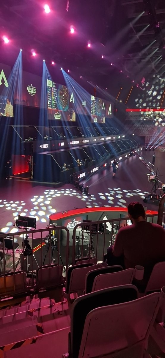 deskr's tweet image. Guess where we are TODAY, TOMORROW, FOREVER? 

If you guess correctly you can win... a prize 🤯