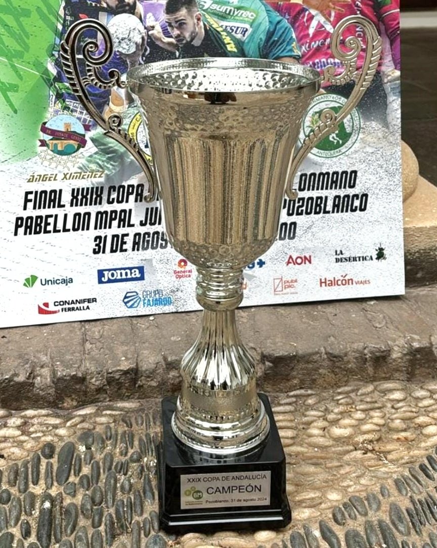 El 𝒂𝒏𝒕𝒆𝒔 y el 𝒅𝒆𝒔𝒑𝒖𝒆́𝒔 de la #CopaAndalucía de #Balonmano. 🏆🤨💔