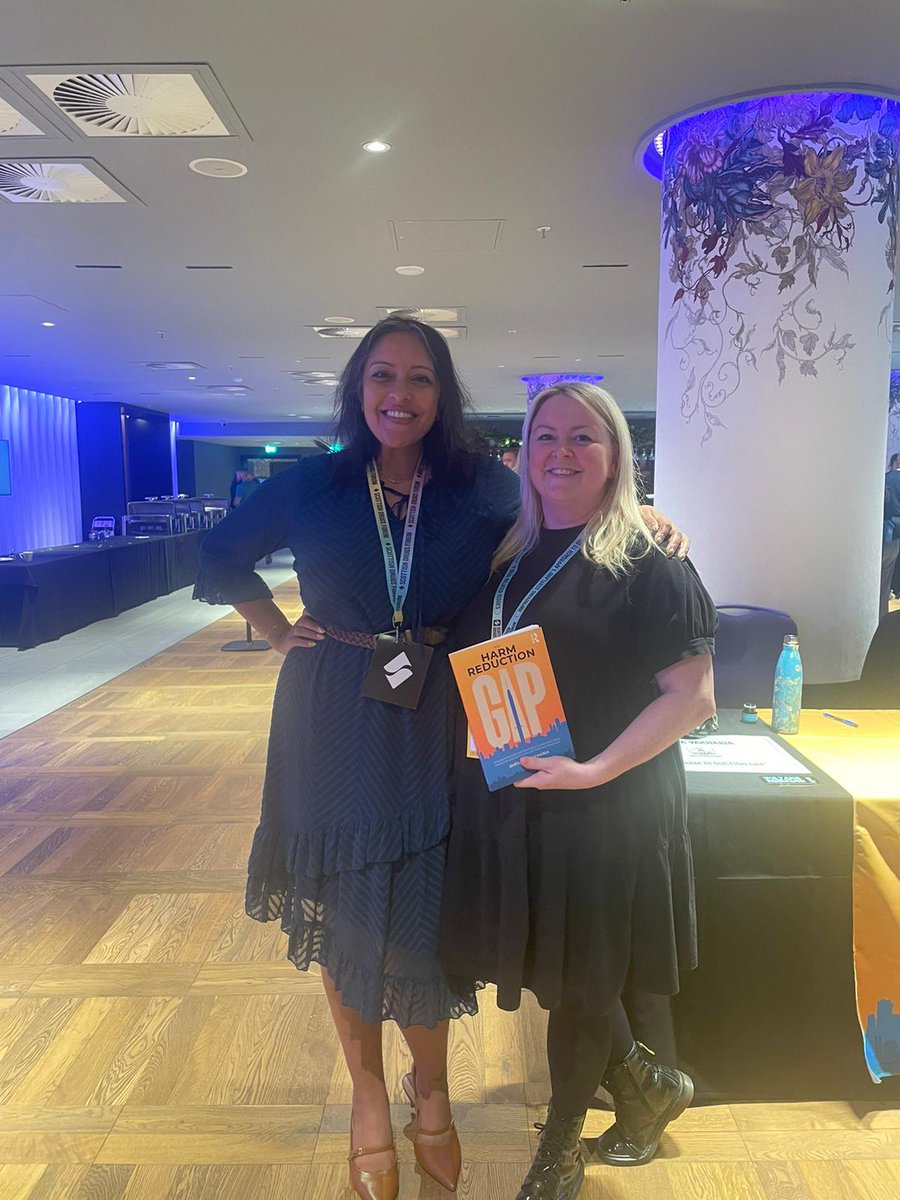 Alison meeting Shiela Vakharia, the author of The Harm Reduction Gap and getting a signed book #stopthedeaths