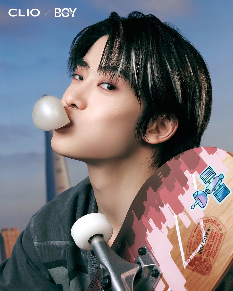 official_CLIO's tweet image. Y2K 재현 🫧 vs 킬 커버 재현 🖤
골라보실 분 ?! 일단 클료는 못 골라 ..

🔥8/30 런칭일, 올리브영 단 하루 특가🔥

✸ 킬 커버 파운웨어 쿠션 디 오리지널 기획세트
✸ 프로 아이 팔레트 에어 × 언플러그드 보이

#클리오 #CLIO #킬커버디오리지널쿠션
#프로아이팔레트에어 #NCT재현 #JAEHYUN