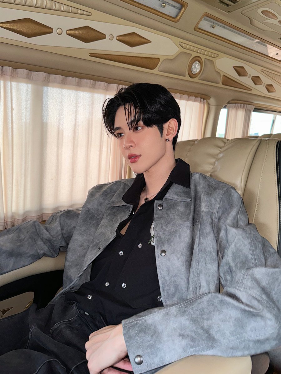 JS tweet media