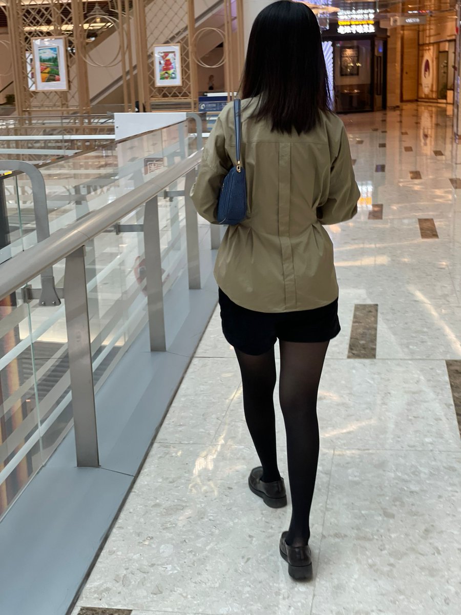 021地区，上海同好投稿。魔都寻同城同好玩我爱妻的原味内裤奶罩丝袜小皮鞋，同好夫妻情侣可以交换着玩，单男的话要求干净卫生阳具大。只找上海同城，有意向参加的同好可私信我获取联系方式，拒绝白嫖。 https://t.co/6p5PZ0X1DU