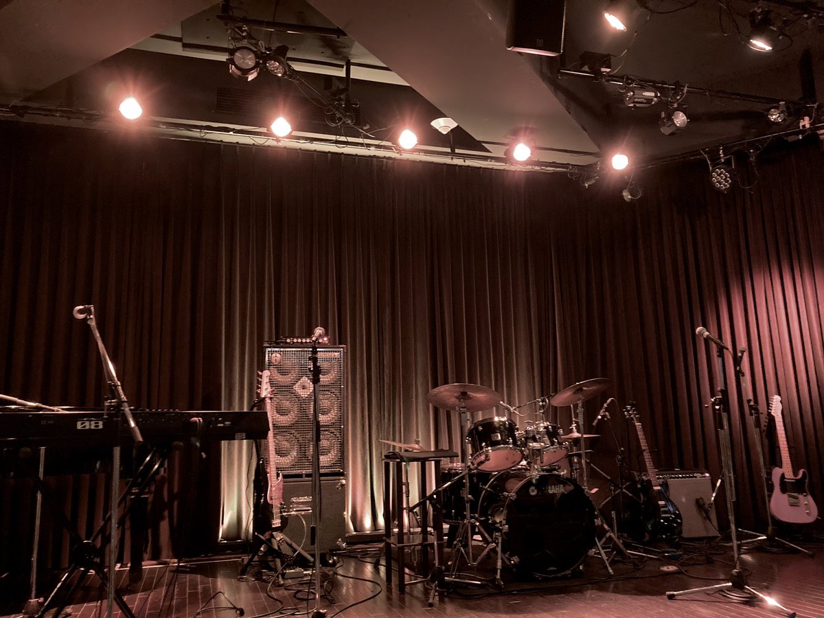 nms_piano_drum's tweet image. 今日は中村音楽教室の在籍の俳優中野晴太君のライブにお誘いいただいたので応援に行ってきました😊

晴太君含め事務所の皆さん、歌、パフォーマンス力が高くて本当に素敵でした✨

晴太君の🥁も練習の成果も出てかっこよかった🔥！

若い子達のパワーもらいました💪

#中野晴太
#ライブ
#ドラム
#歌