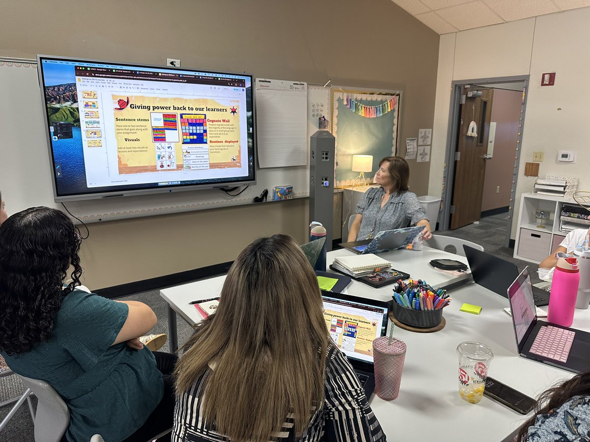 Effective collaboration between coaches and teachers is the best way to support Emergent Bilingual learners during a campus PLC! <a href="/CCEColts/">Cottonwood Creek</a> <a href="/CoppellESLBIL/">Dr. Anita de la Isla</a> #CISDESLBIL