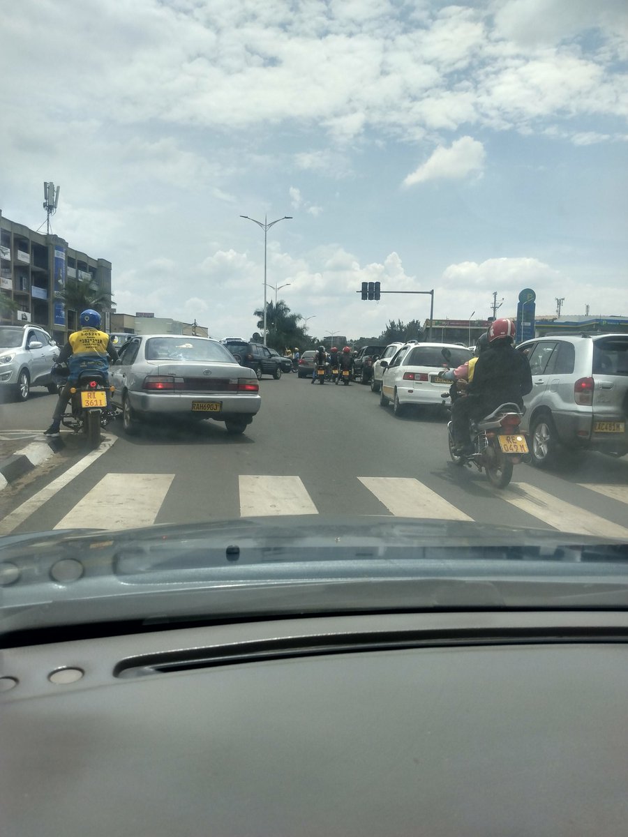 Small AI models and smart cameras can drastically reduce traffic chaos, minimizing the need for police intervention when lights fail or congestion builds up. Let's harness tech to keep our roads flowing smoothly! 🚦🤖 #SmartCities #AI #TrafficManagement