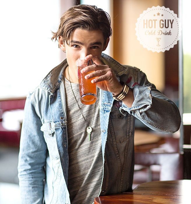 Saludando a todas la gentusa como io que existe en el mundo y echando de menos a mis dos preciosos beibis

#WeGotMarried2SYM