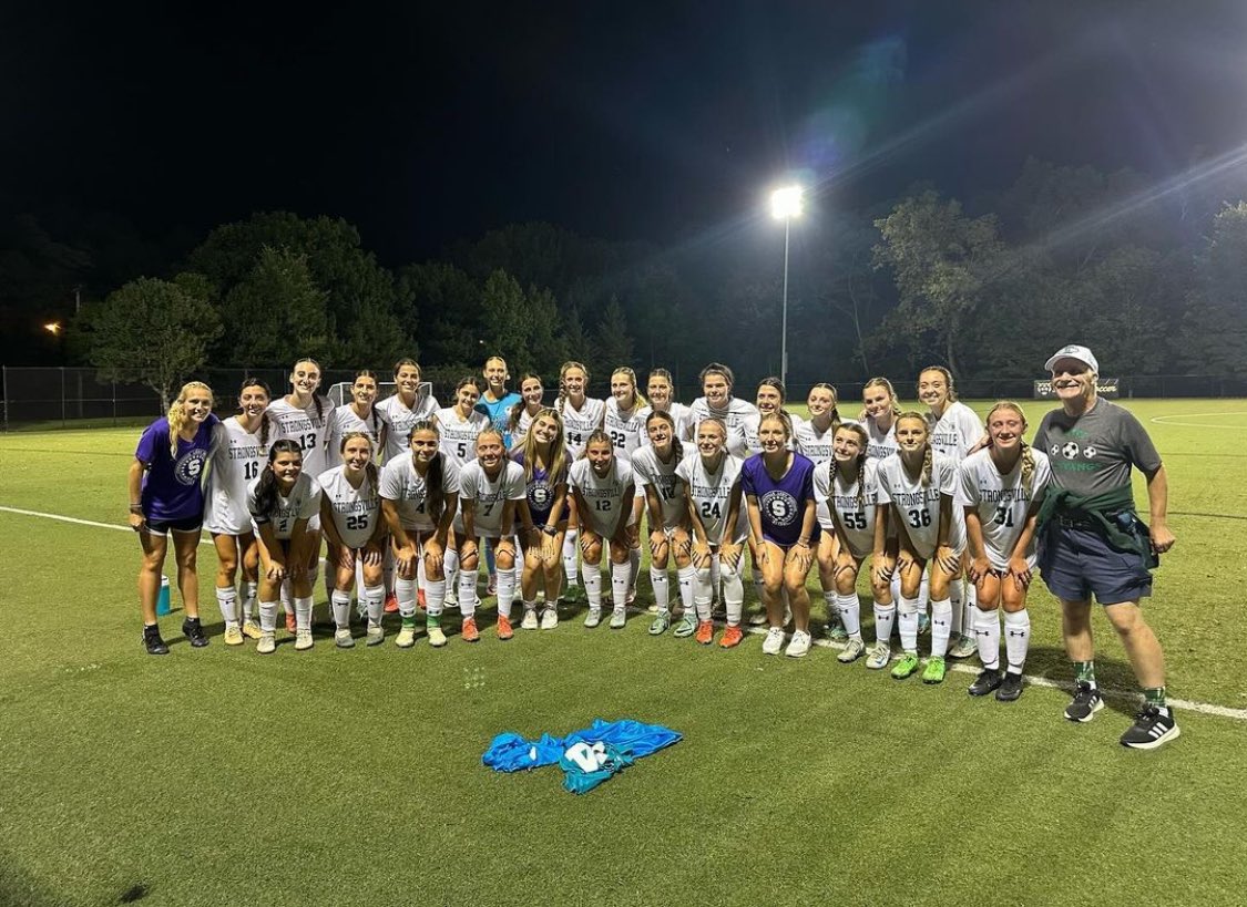 4-0 varsity dub against Cleveland Heights! Congrats to Jenna Faron for her goal and to Alexa Muth for a hat trick. Great job lady mustangs! 

#rollstangs 💚🙌