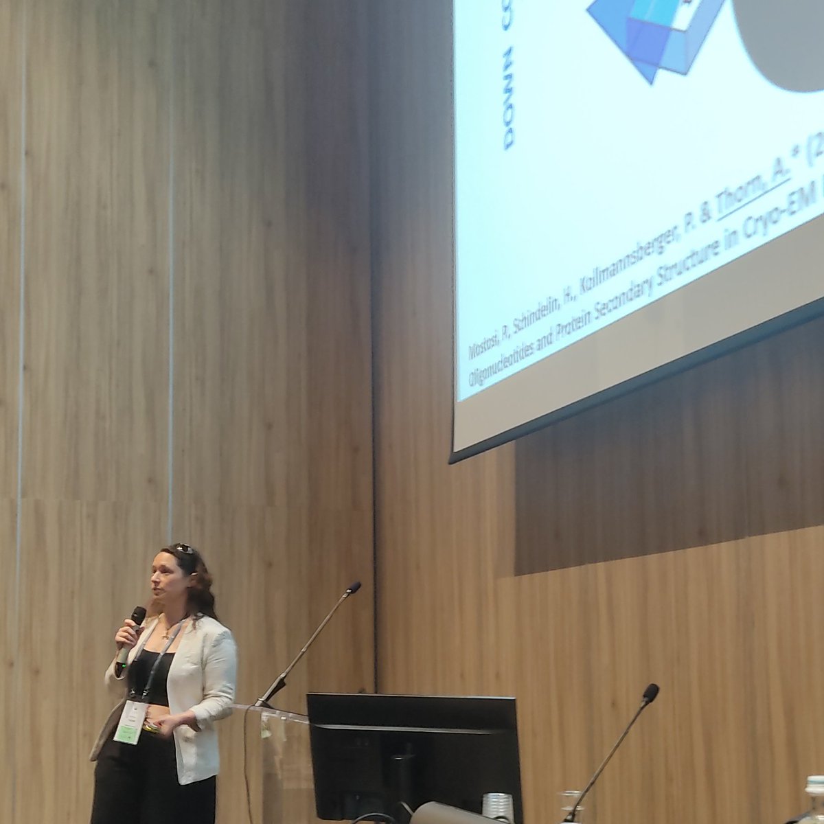 After my talk at #ECM34, it's now time to relax with some more #crystallography!