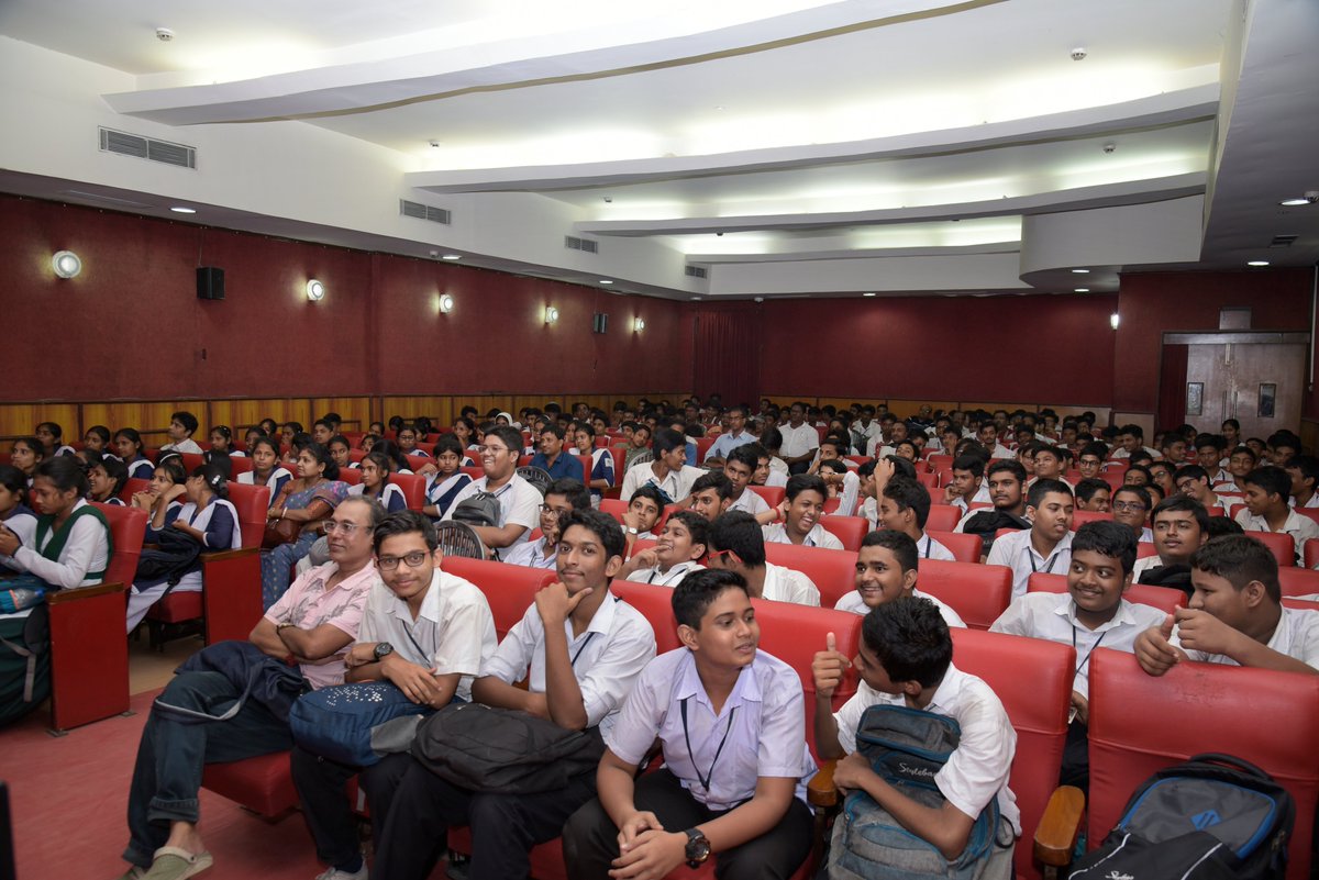 BITMKolkata's tweet image. #ScienceDemonstrationLecture &apos;Weather on Other Planets&apos; - part of commemoration of #SpaceFortnight celebrating #NationalSpaceDay2024 at @BITMKolkata, a Unit of @ncsmgoi, @MinOfCultureGoI - on August 29, 2024.
#BetiBachaoBetiPadhao #NSpD2024 @isro