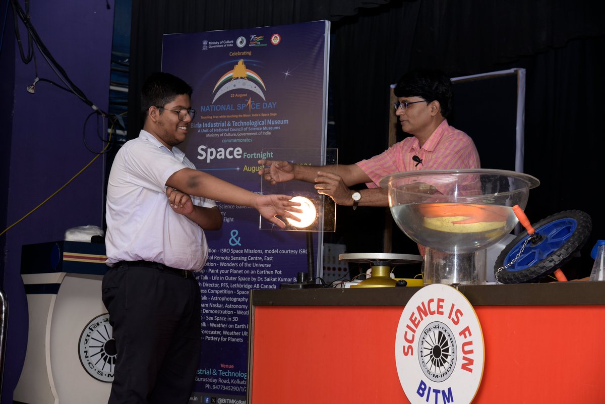 BITMKolkata's tweet image. #ScienceDemonstrationLecture &apos;Weather on Other Planets&apos; - part of commemoration of #SpaceFortnight celebrating #NationalSpaceDay2024 at @BITMKolkata, a Unit of @ncsmgoi, @MinOfCultureGoI - on August 29, 2024.
#BetiBachaoBetiPadhao #NSpD2024 @isro