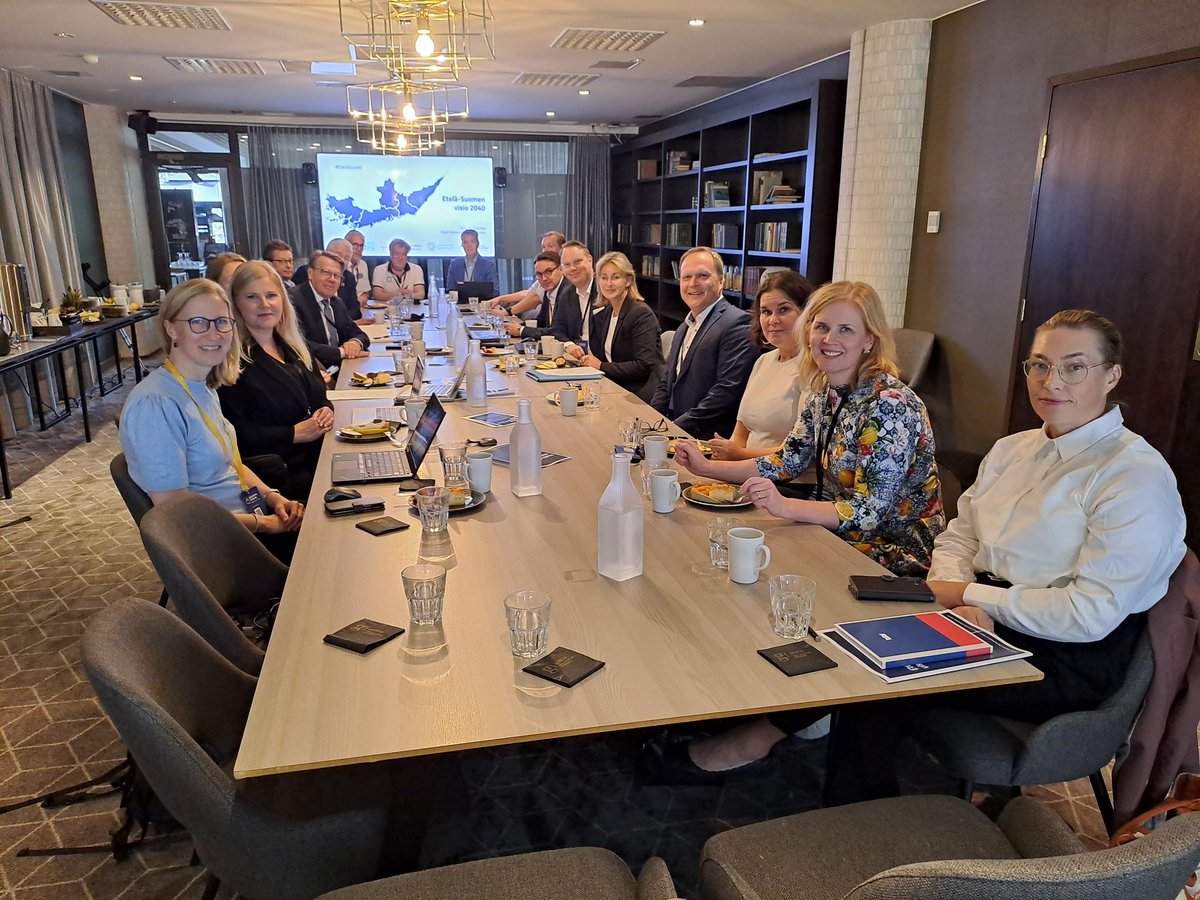 outiervasti's tweet photo. Etelä-Suomen neuvottelukunta koolla.  @Uudenmaanliitto @VarsinaisSuomi @PHliitto @kymenlaakso @EtelKarjalanlii https://t.co/p1Qw6RS25z