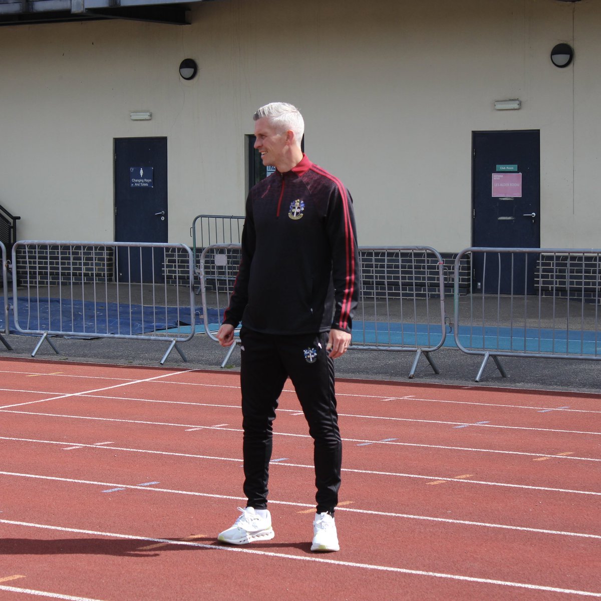 The birthday boy 🎂

#AmberArmy | #SuttonUnited | #SLFF | #ForeverAmber 💛