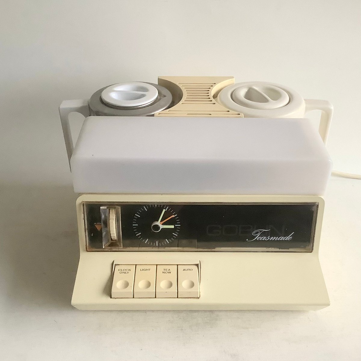 davparkinson's tweet photo. @GlennPegden You’ve just sent me back in time 😳 This is the one I remember in our house growing up. Love the idea of a “Tea Now” button. https://t.co/mtqopkZTkQ