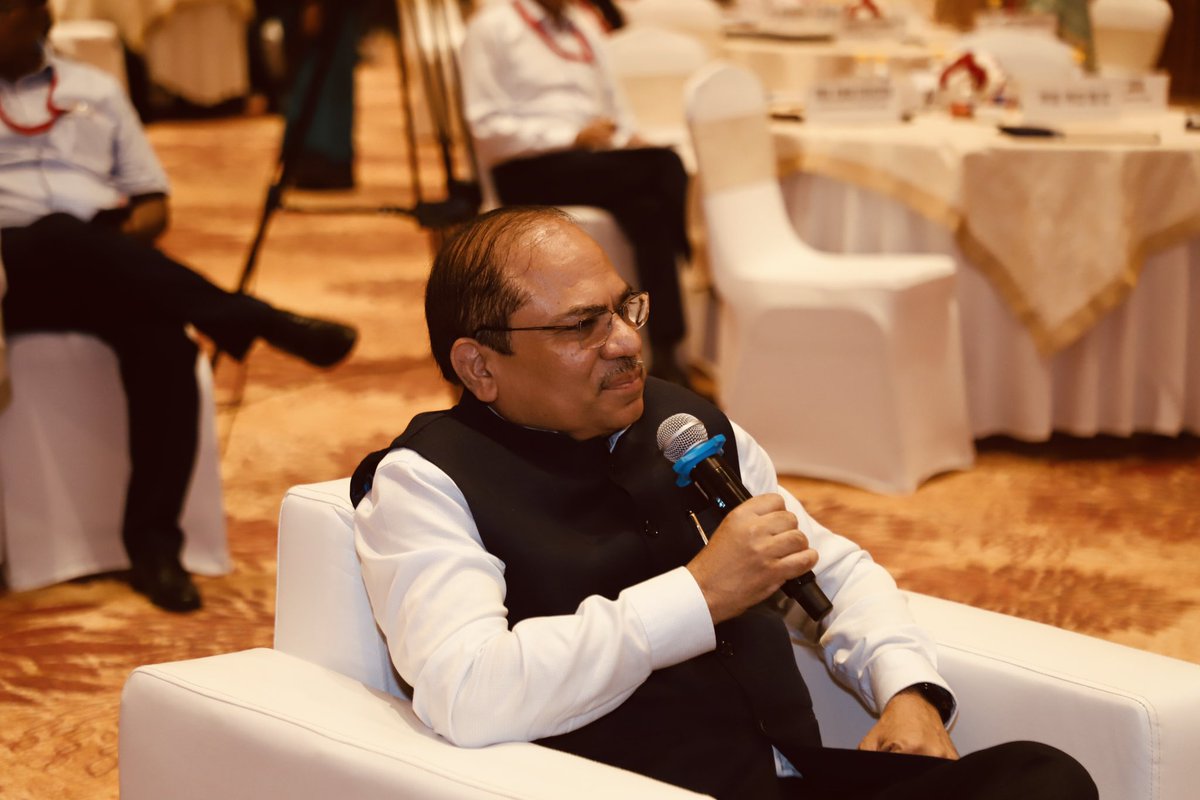cbic_india's tweet photo. The 4th National Conference on the functioning of Land Customs Stations (LCS) witnessed an open house discussion among global partners, including the World Bank, Asian Development Bank (ADB), Federation of Indian Chambers of Commerce and Industry (FICCI), Indian Council for Research on International Economic Relations (ICREIR), and United Nations Economic and Social Commission for Asia and the Pacific (UNESCAP).

This collaborative dialogue 
aimed to share best practices, address common challenges, and explore opportunities for growth and development in the region. The discussion focused on enhancing regional connectivity, streamlining border procedures, and improving trade facilitation.

@WDB @ADB @UNESCAP  @ICREIR @ficci_india