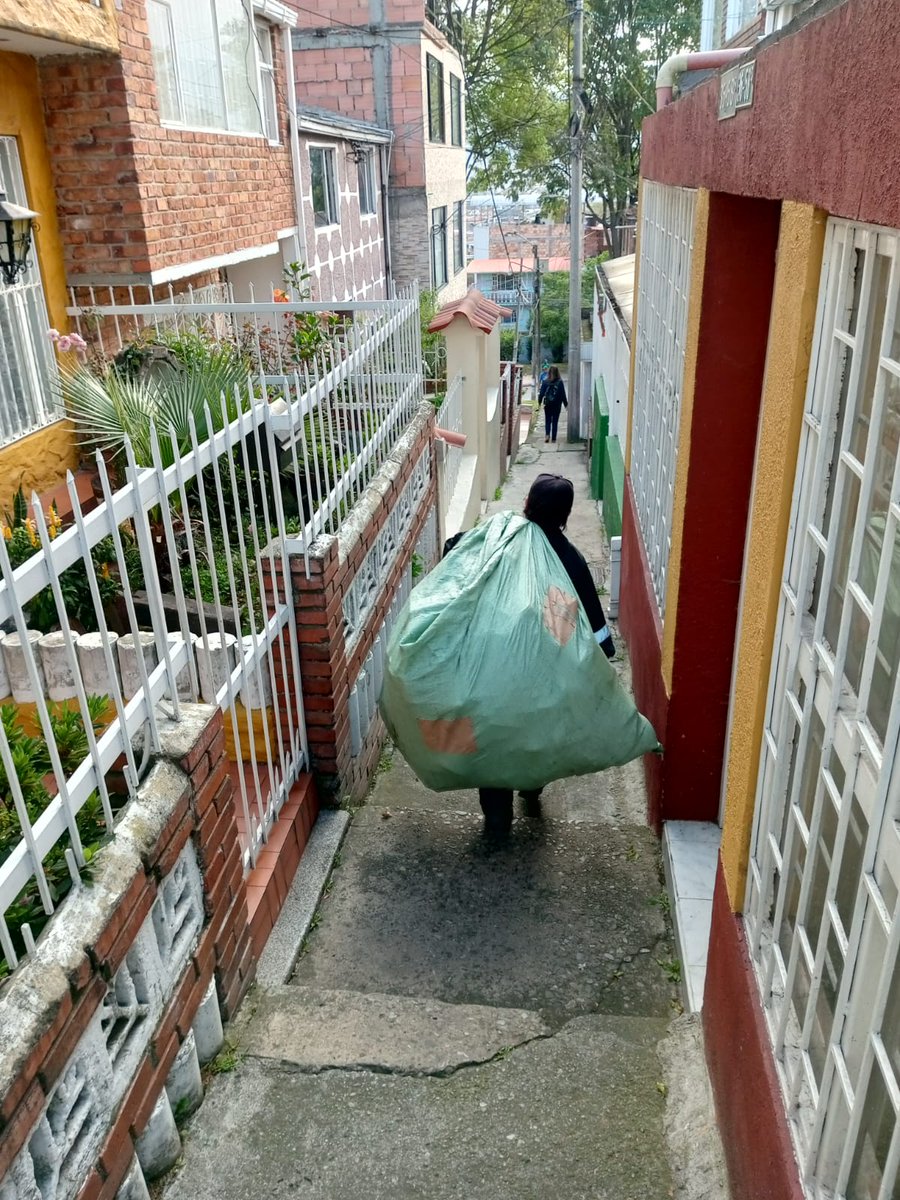 Los recicladores de oficio entendemos las múltiples preocupaciones del gobierno, pero pedimos al presidente Petro, que al igual que en su alcaldía,  refuerce nuestra lucha firmando sin dilaciones el decreto modificatorio del 596..