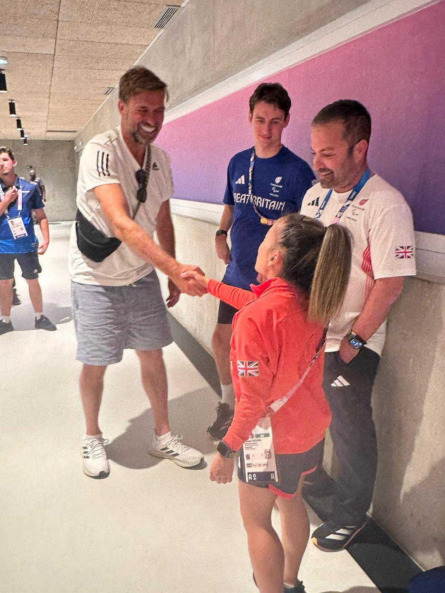 ParalympicsGB's tweet image. Having a normal one.

Jürgen Klopp was cheering on Dan Bethell and Rachel Choong this morning at the badminton. 

#ParalympicsGB #Paris2024 #YNWA
