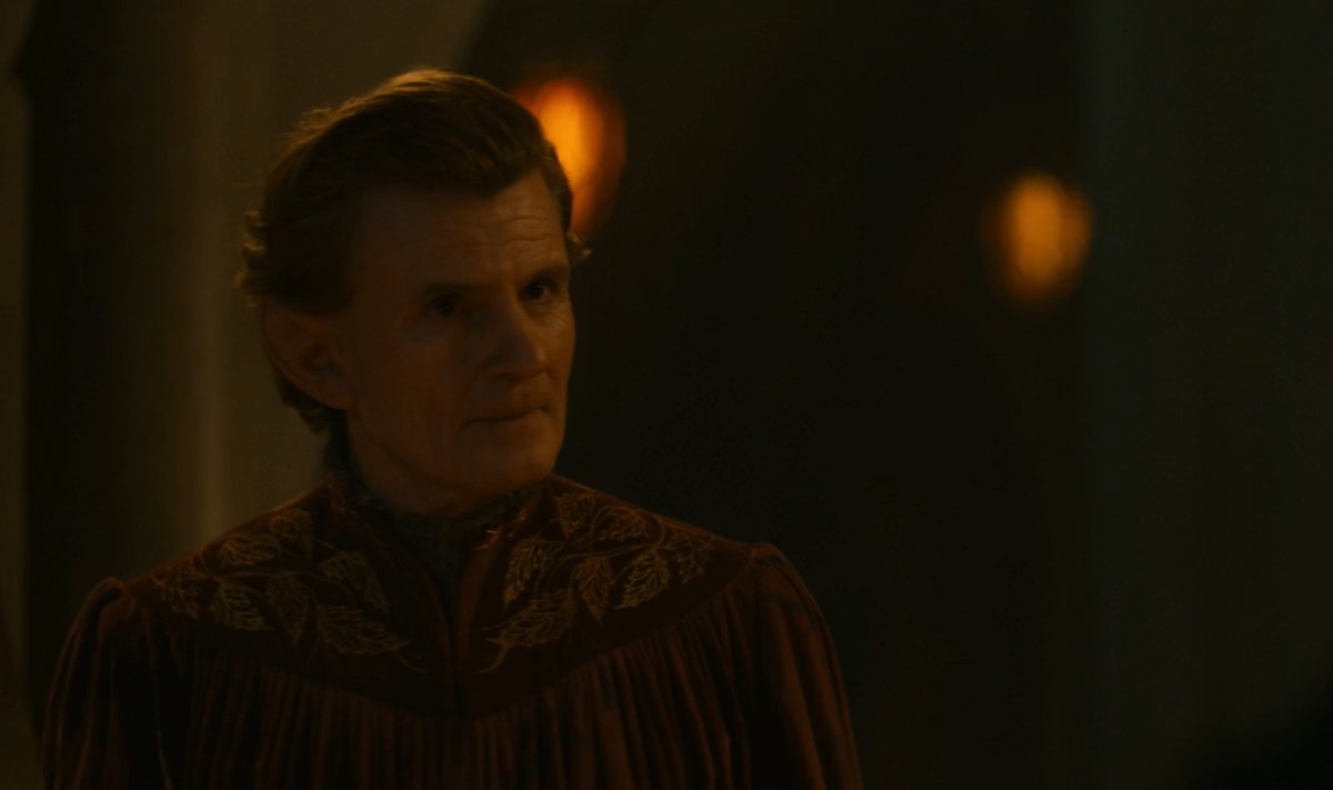 ringspector's tweet photo. #TheRingsOfPower  #TROPspoilers 
In Ep2, at 50:50, have you noticed this camera change? Not only that in an instant Celebrimbor's demeanor/face changes, could this be the moment when Sauron puts Celebrimbor into an alternate reality/vision? Until he notices in the mirror later. https://t.co/BxXBgVVbxs