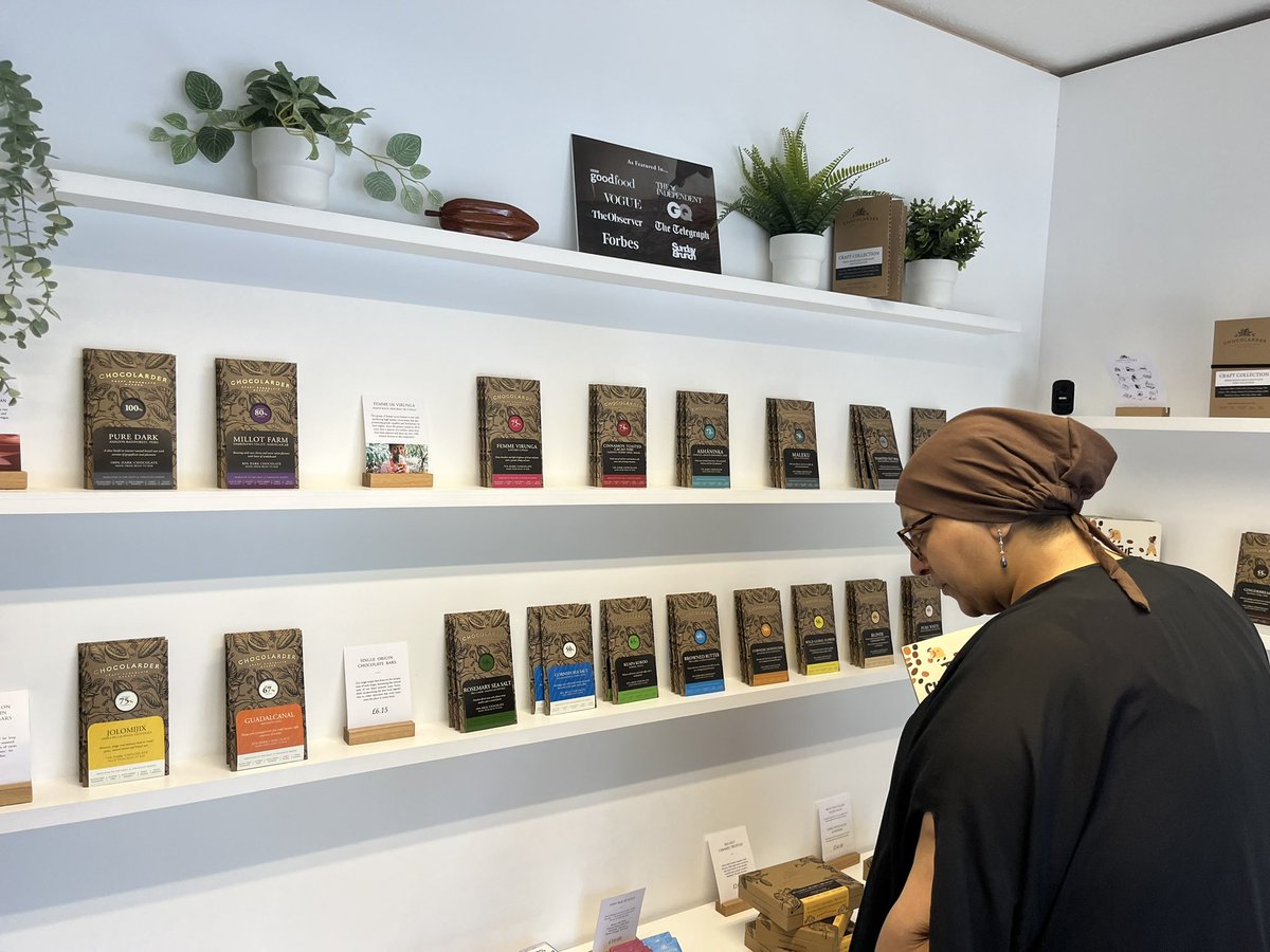 In Cornwall for a few days, so we took the opportunity to visit Mike and the team at chocolarder.com. If you ever get the chance to visit we can attest that their fruit &amp; nut  fudge pop is a magnificent thing. #chocolarder #chocolate