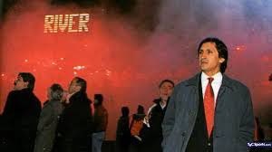 ¡Feliz cumple! Ramón!
Ramón Díaz logró obtener títulos como jugador en las décadas del 70s, 80s y 90s, y posteriormente como entrenador en las décadas de 90s, 00s y 10s. De esta manera, se convirtió en el único en conseguir títulos en cinco décadas consecutivas en un mismo club