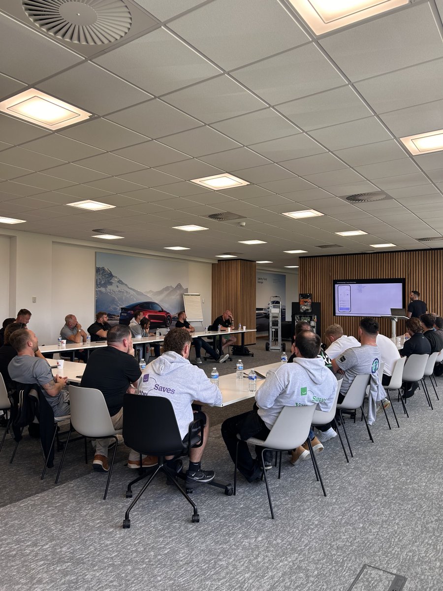 heatableUK's tweet image. We invited some of our installers to the Tesla offices in Birmingham to do some training. 🤝 The Tesla team talked us through the new the Tesla Powerwall 3 battery. 👀

#heatable #heatablesavesenergy #tesla #teslapowerwall @teslaenergy
