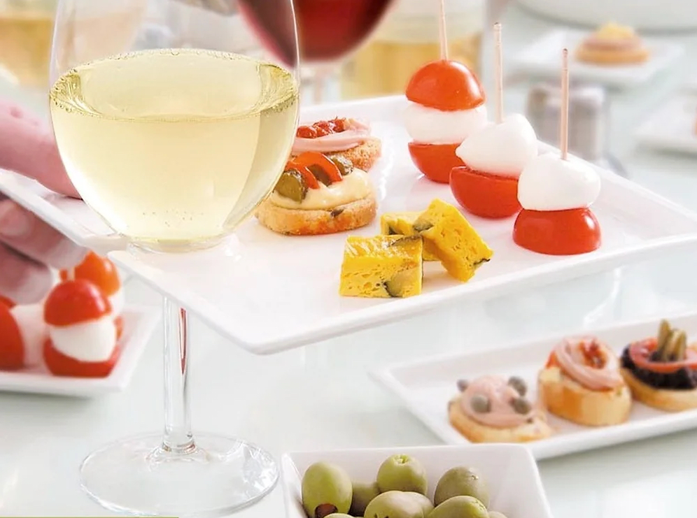 redvanillahome's tweet image. 🍷🧀 Elevate your entertaining game with Red Vanilla's Vanilla Trends Wine &amp;amp; Cheese Plate!

Make your next event effortlessly elegant. l8r.it/VGRf

#RedVanilla #EntertainingEssentials #WineAndCheese #SocialGathering #HostInStyle